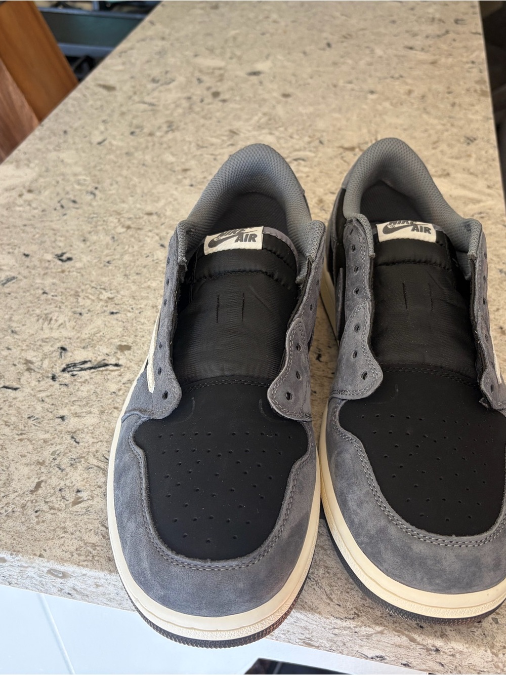 Travis Scott Jordan 1 Low OG. "Gray Phantom"